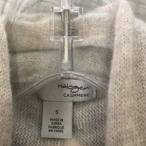 Beautiful Halogen brand  cashmere sweater (soft weathered gray) like new